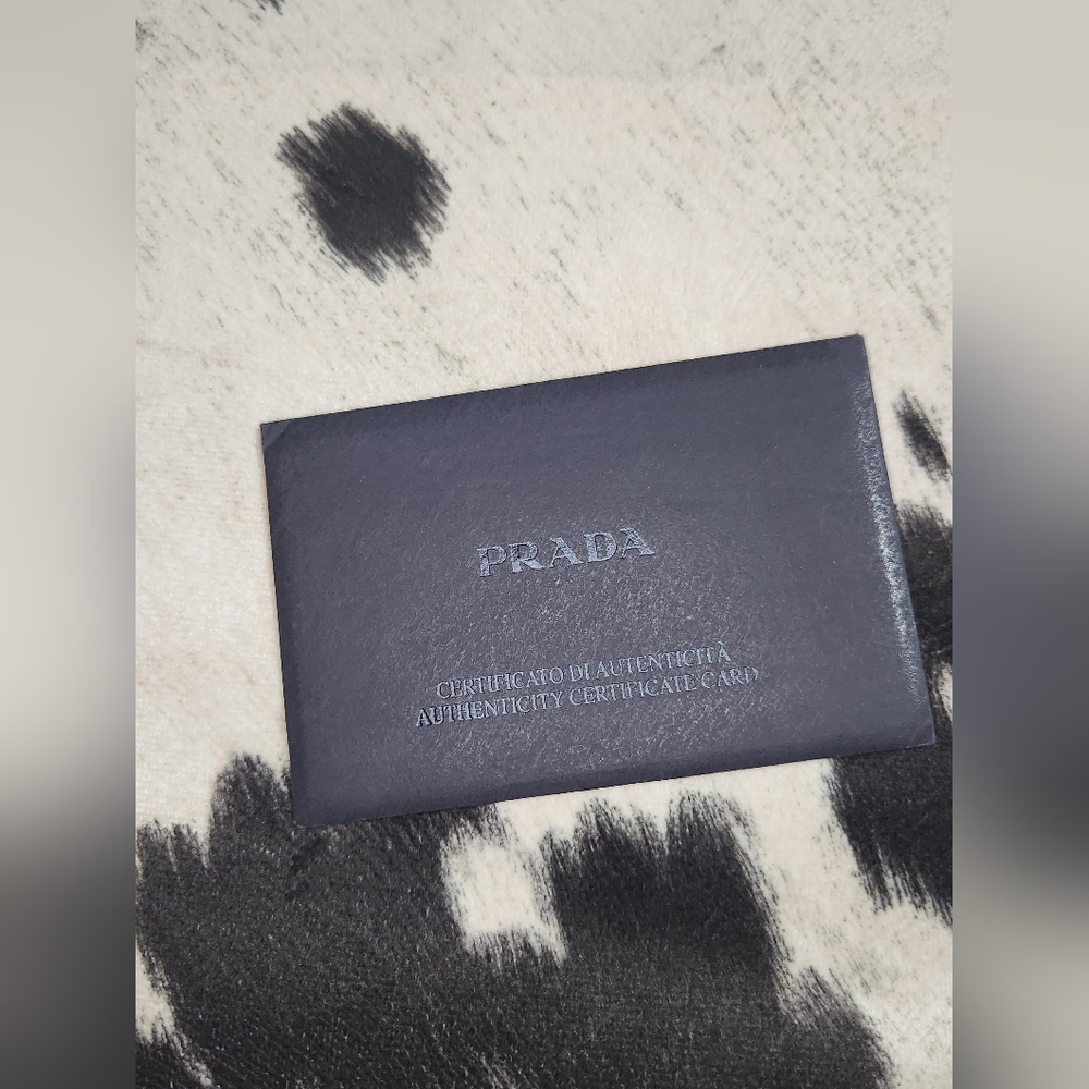 Preloved Prada Vitello Grain Leather Wallet - Picture 14 of 15